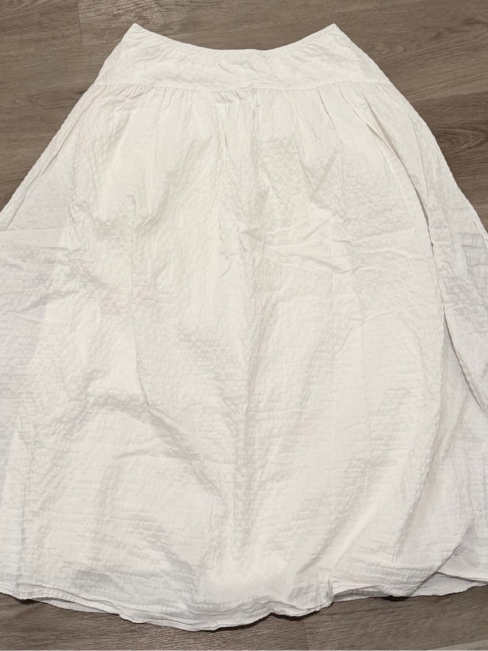 Uniqlo White Women's A-Line Midi Skirt - Picture 2 of 6